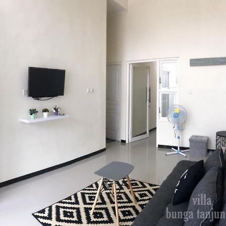 Villa Syariah Bunga Tanjung 16 Batu  Esterno foto